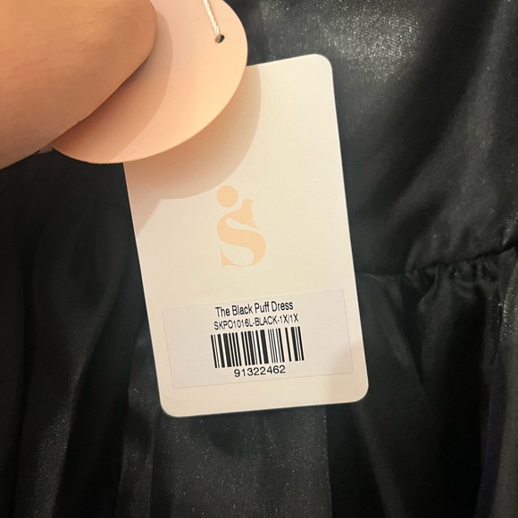 SELKIE BLACK PUFF DRESS - Picture 5 of 5